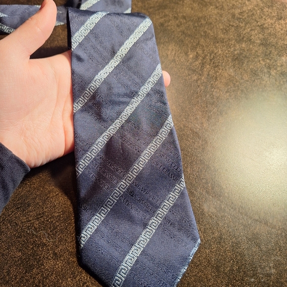 Vintage versace tie - Picture 3 of 5